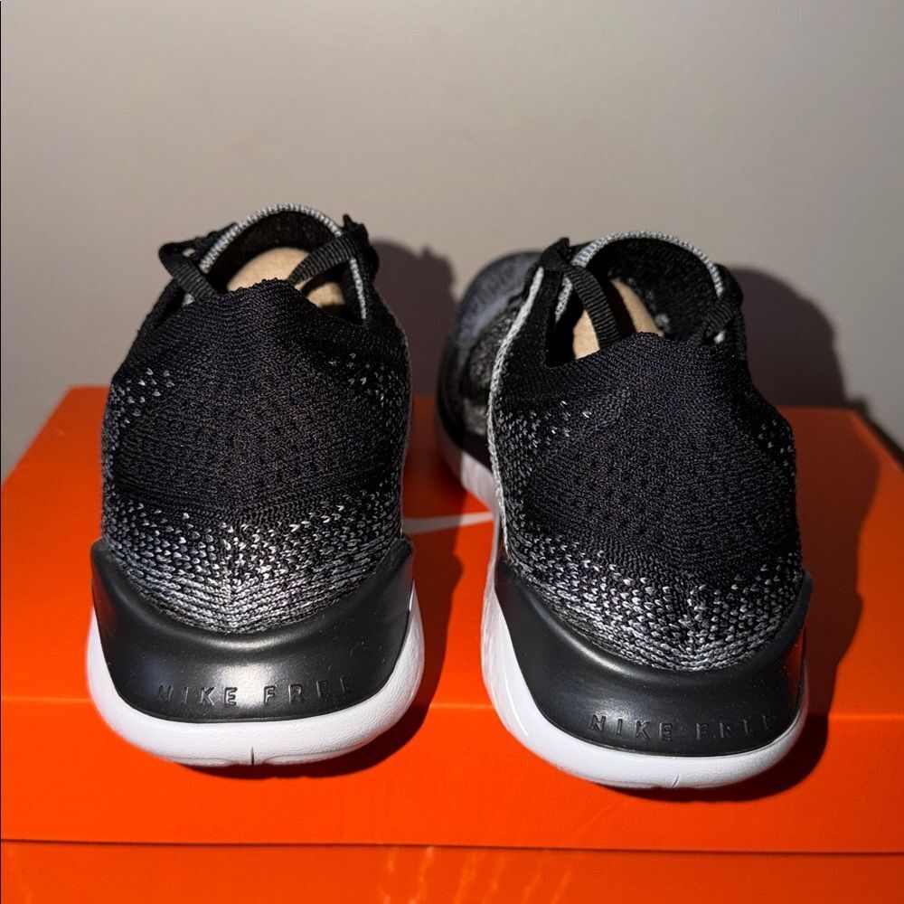 Nike Free Run Flyknit 2018 White Black 942839-101 Women’s Size 5 - Picture 4 of 5